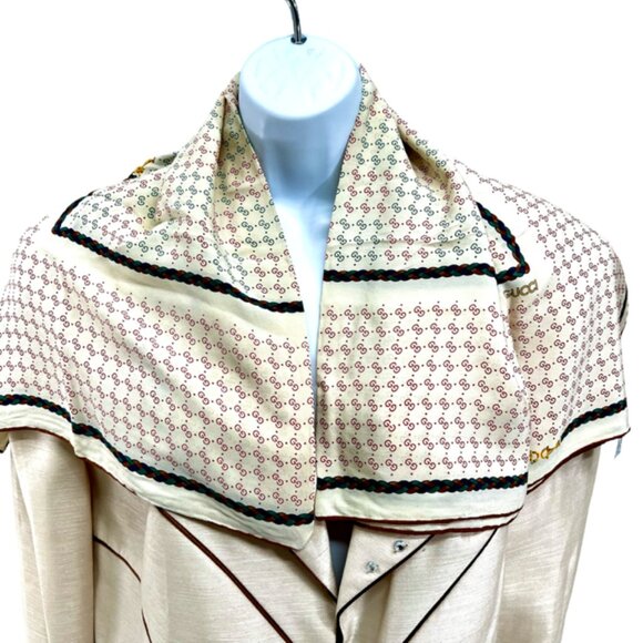 VGT  GUCCI Scarf f 00% Silk Satin 34" Ivery Brown Green Red Logo GG HandRoll(35 - Picture 4 of 11